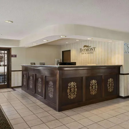 Baymont By Wyndham Whitewater Hotel